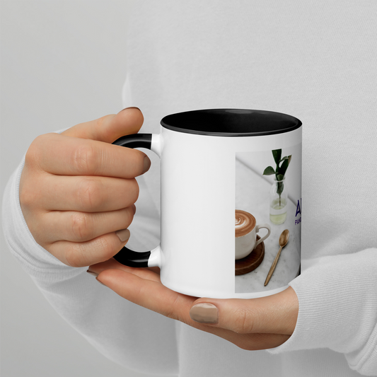 Tasse mit farbiger Innenseite